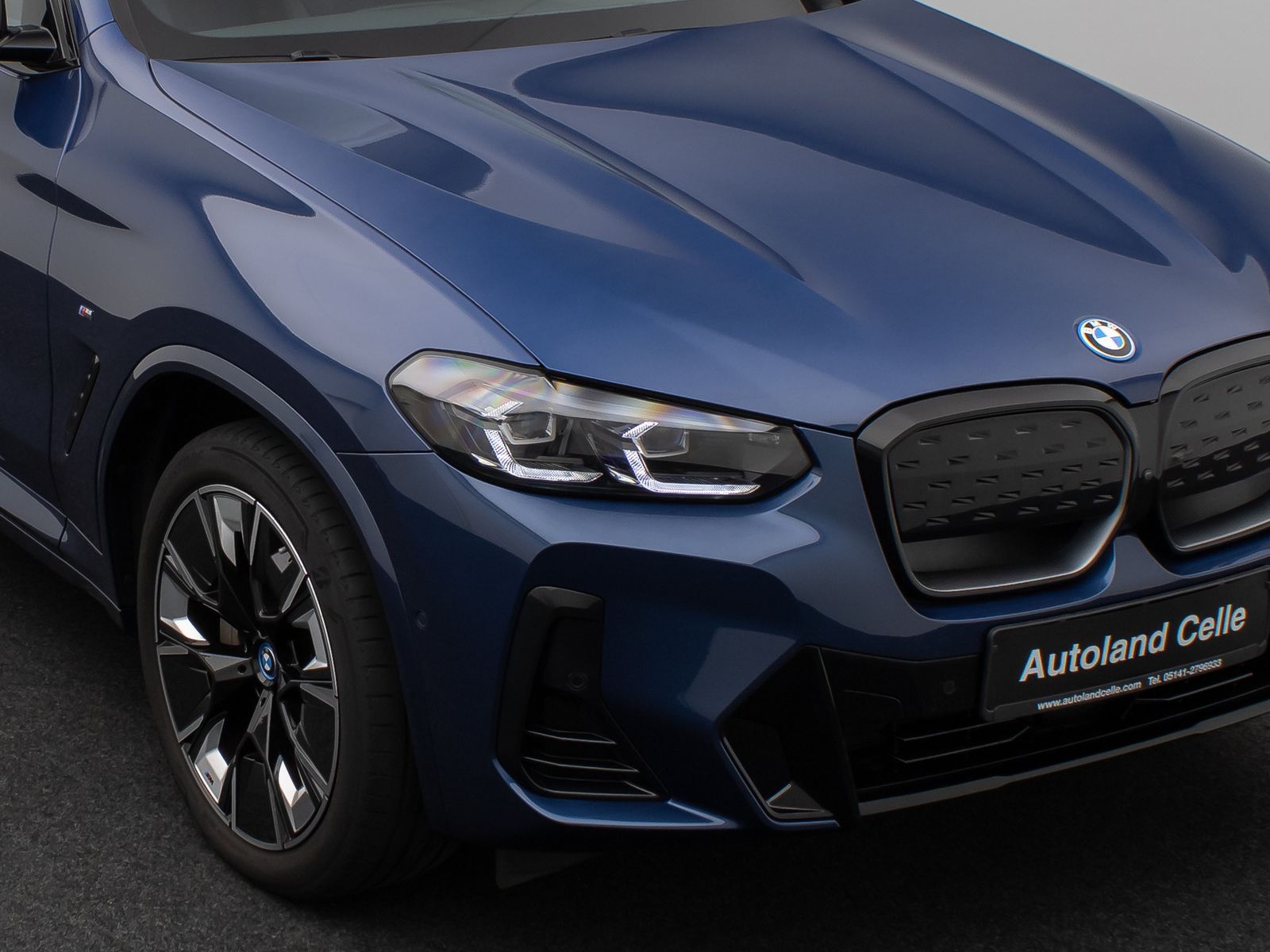 Fahrzeugabbildung BMW iX3 Impressive M Sport Panorama 360°HUD DAB H/K