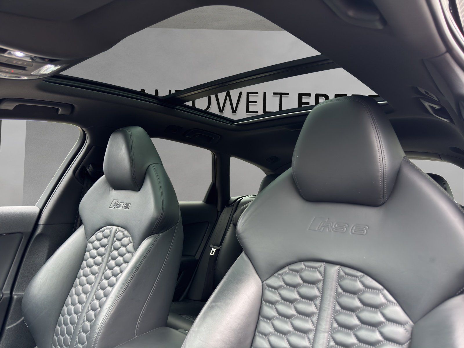Fahrzeugabbildung Audi RS 6 Avant/CARBON/PANO-DACH/HUD/BOSE/KAMERA/21"/