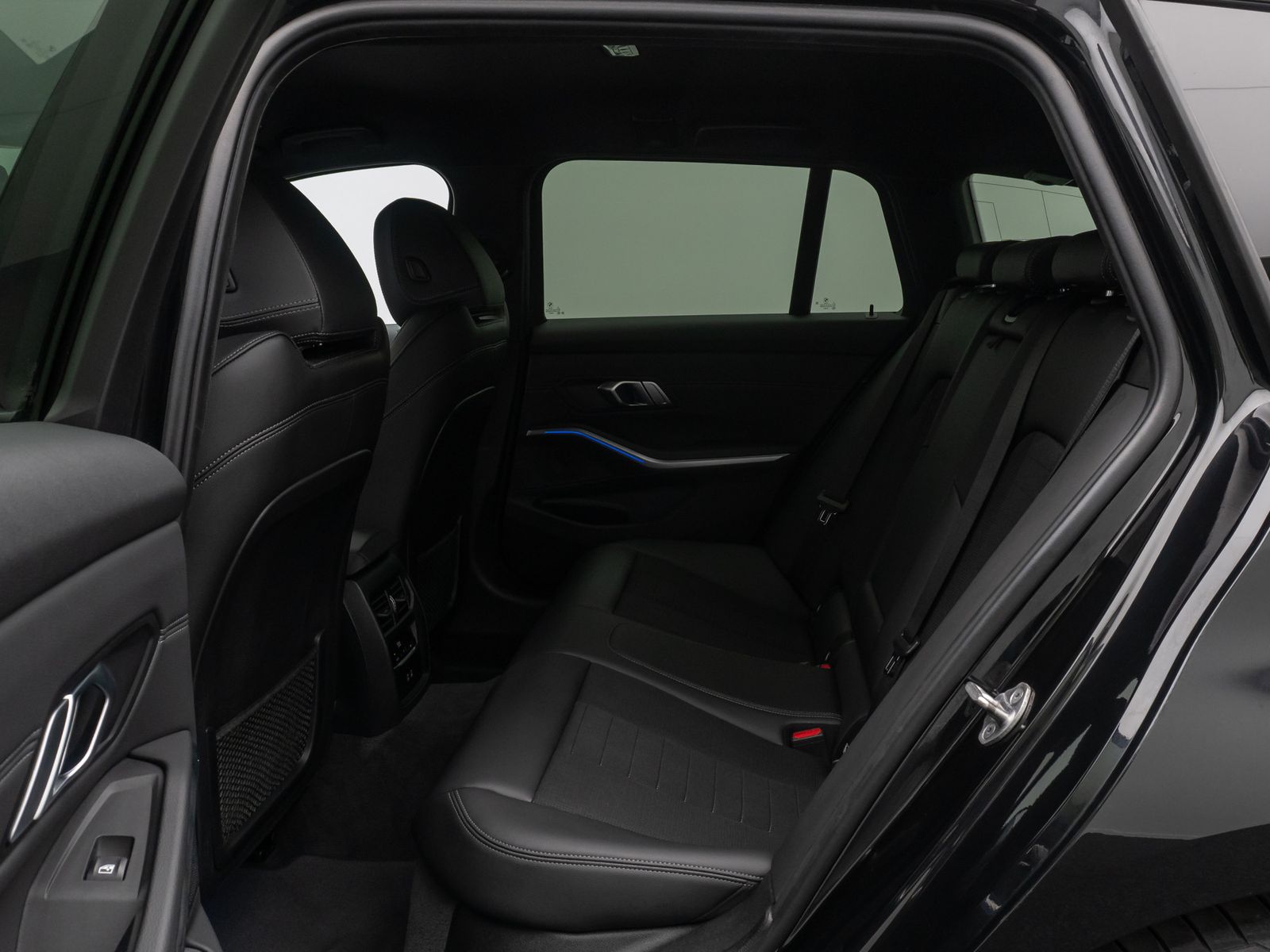 Fahrzeugabbildung BMW 318i Sport Line DAB Kamera Stop&go Laser HiFi