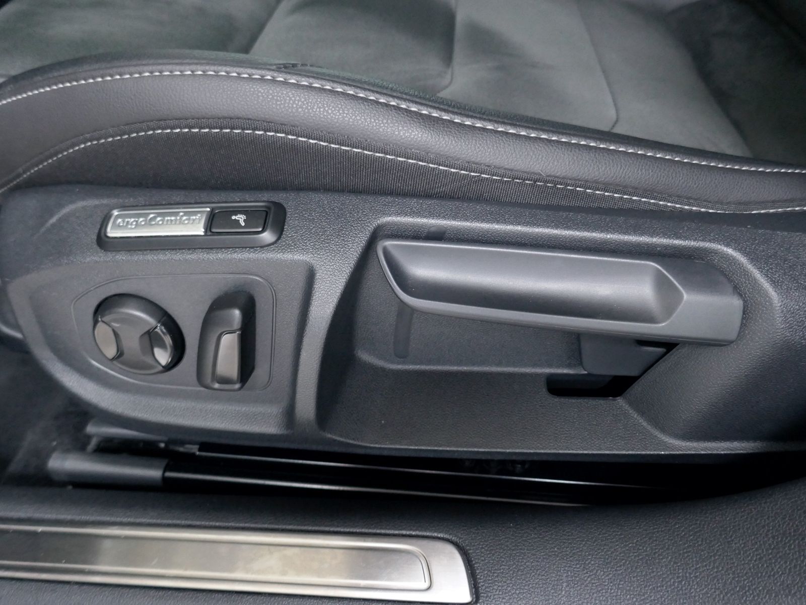 Fahrzeugabbildung Volkswagen Arteon SB R-Line 2.0 TDI DSG | LED RFK ACC
