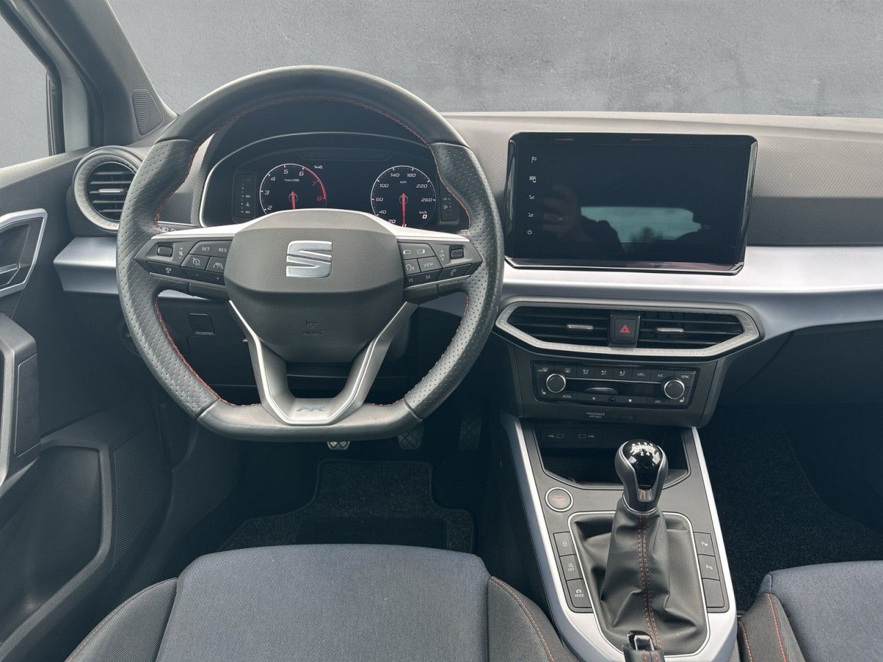 Fahrzeugabbildung SEAT Arona FR 1.0TSI 110PS 6-Gang*Navi*Cam* - mit KI generiert/bearbeitet