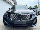 BMW iX1 eDrive20 M-Sportpaket-Pro 19-Zoll/HK/AHK/HUD - schwarze BMW iX1