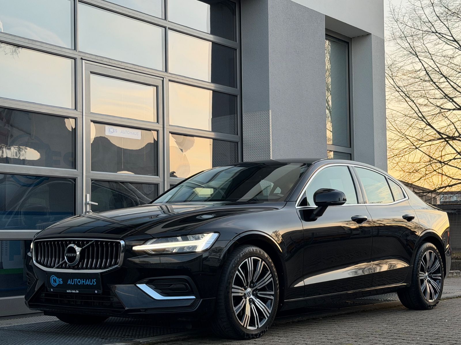 Volvo S60 B4 B INSCRIPTION*LEDER*MEMORY*LED*KEY*NAVI