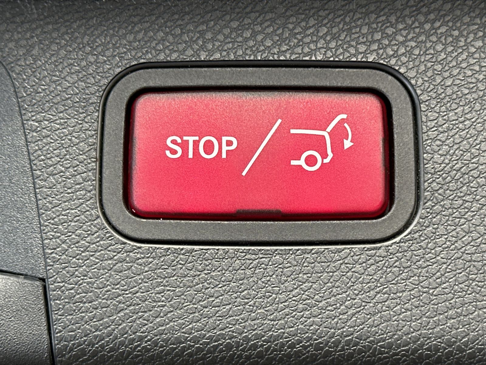 Fahrzeugabbildung Mercedes-Benz E 300de T 4Matic NAV+LED+DISTRONIC+KAMERA+HEADUP