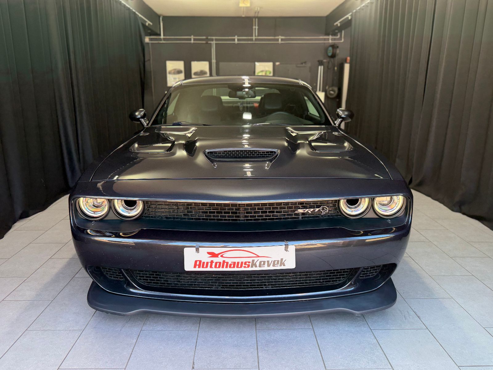Fahrzeugabbildung Dodge Challenger SRT Hellcat |H/K|KW|GME