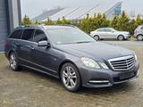 Mercedes-Benz E 300 CDI T Avantgarde BiXenon Navi Leder AHK - Mercedes-Benz bis 5.000 Euro
