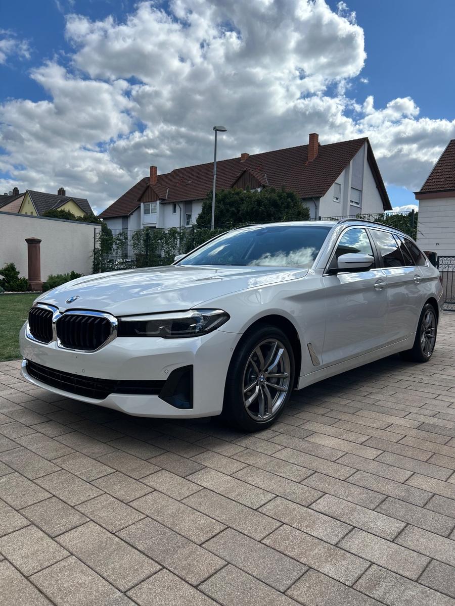 BMW 530d xDrive Touring LCI Navi Kamera 