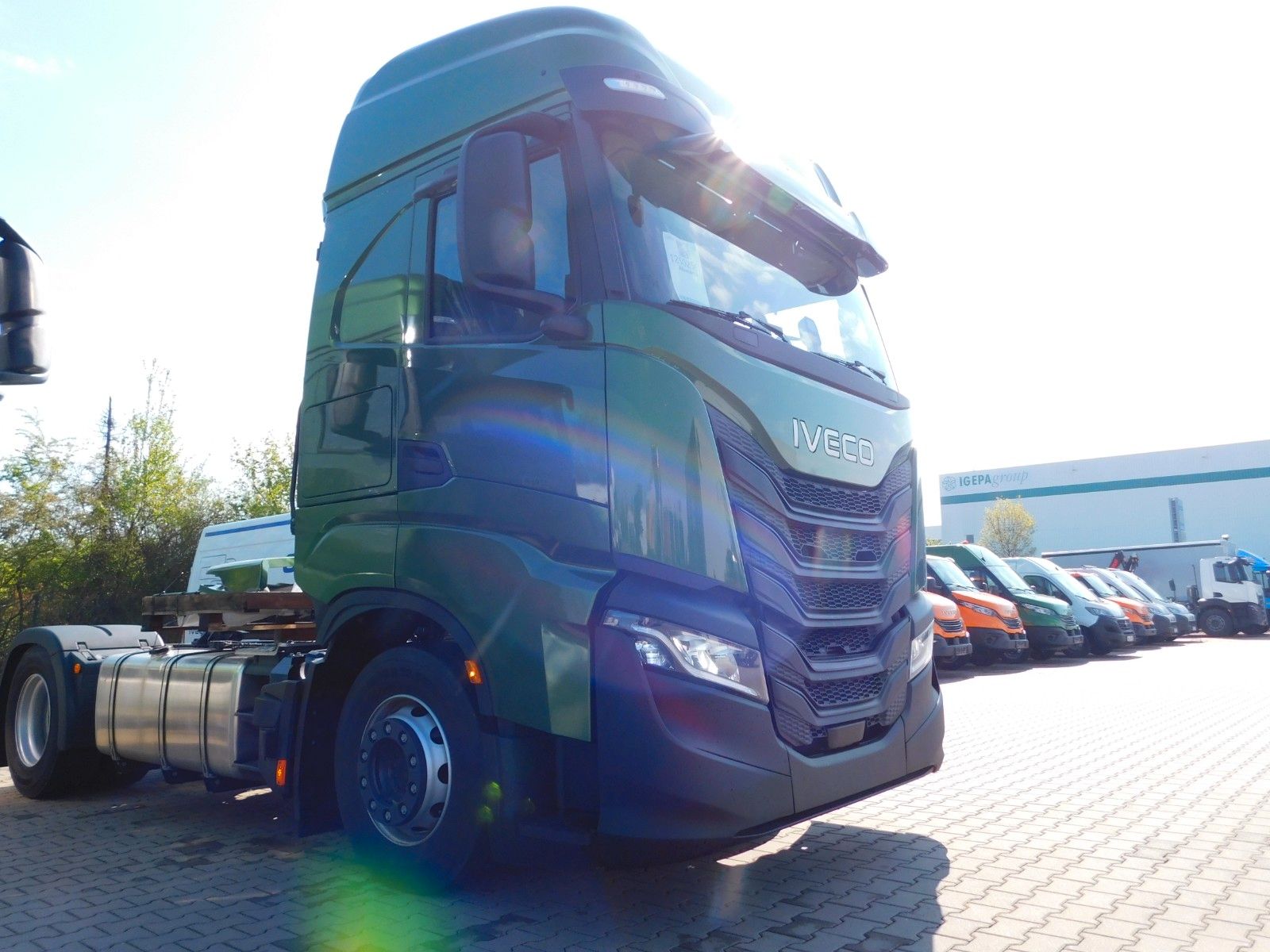 Fahrzeugabbildung Iveco S-Way AS440S50T/P mit ADR Ausstattung Klasse AT