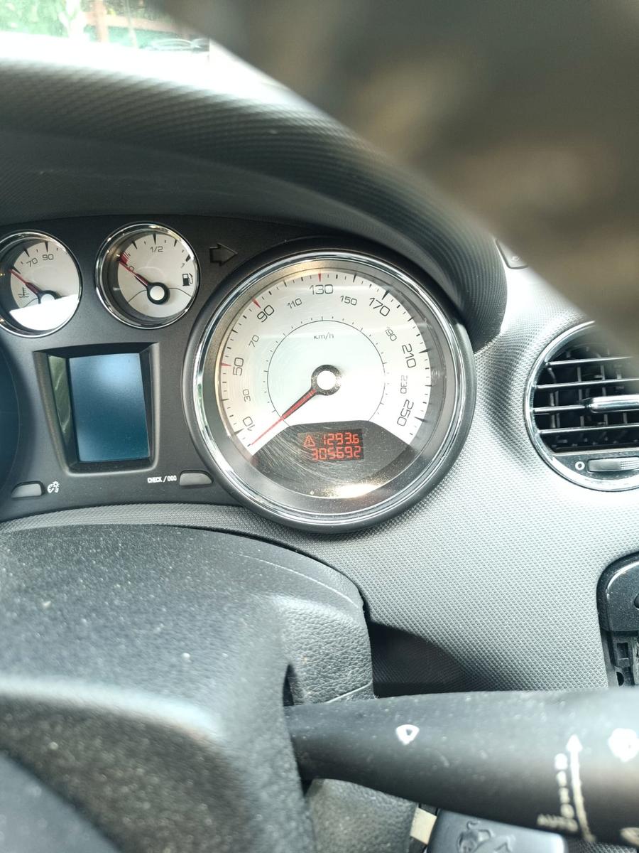 Peugeot 308 2013 — photo 5