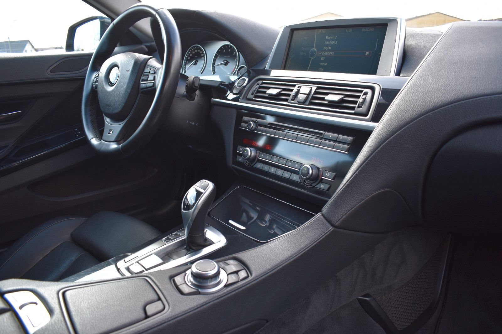 Fahrzeugabbildung BMW 640 i Coupe Schwarz Schwarz