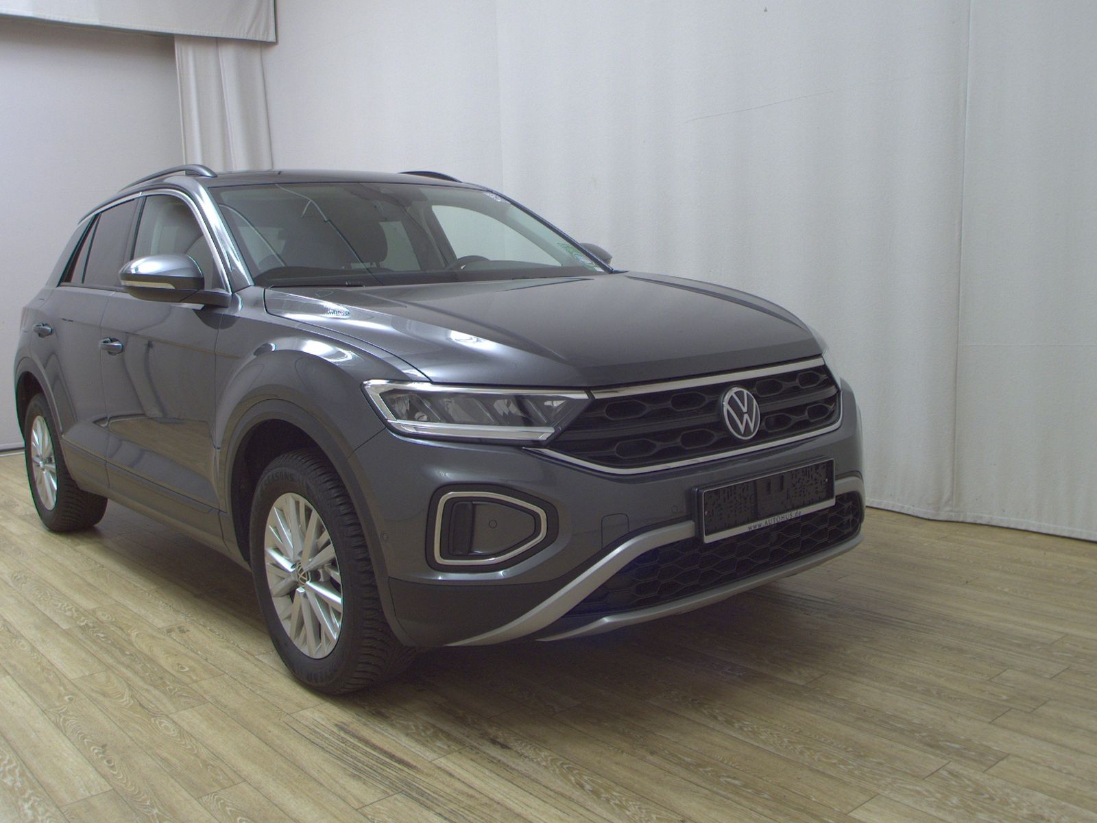 Volkswagen T-Roc 1.0 TSI Life LED DC PDC Shz Klima foto 3