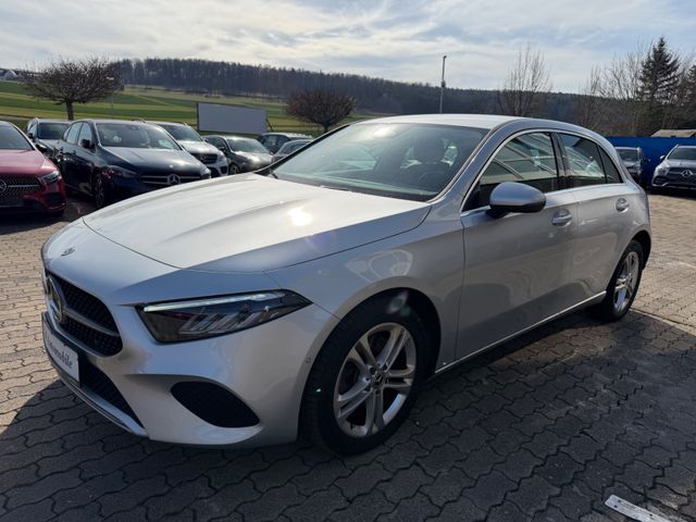 MERCEDES-BENZ A 250 e LEDER NAVI LED AMBI WIEDE MBUX KAM