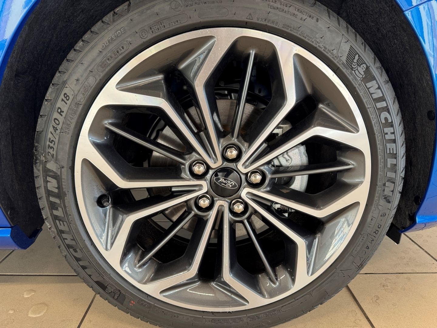 Fahrzeugabbildung Ford Focus ST-Line X B&O VerkehrszeichenER LED Kamera