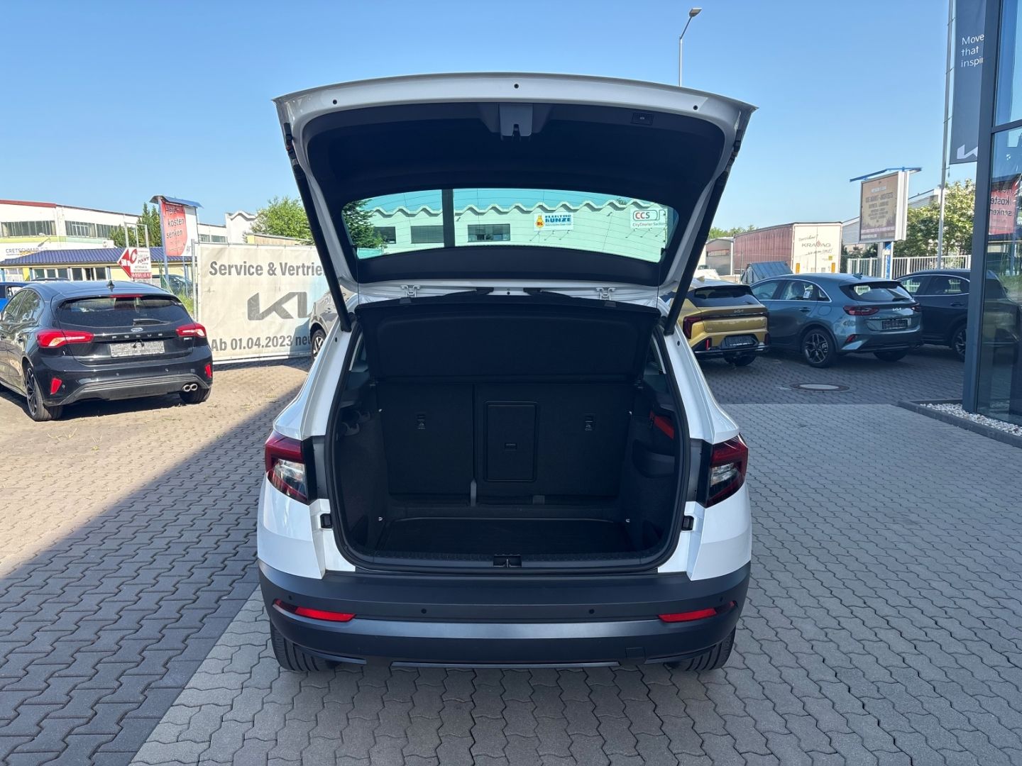 Fahrzeugabbildung SKODA Karoq Clever AHK BeheizbareWSS KLIMA ElekHeckkla