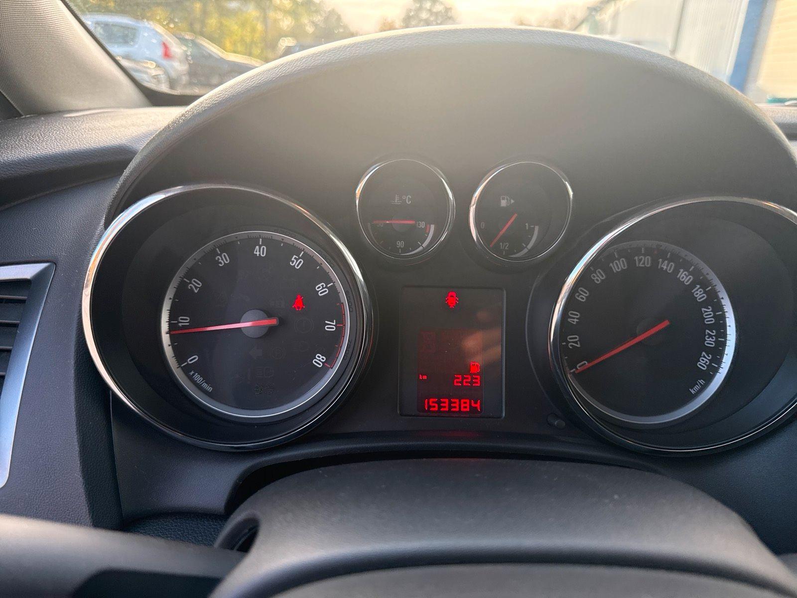 Opel Astra 2014 — photo 7