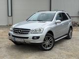 Mercedes-Benz ML280 4MATIC SCHECKHEFT SERVICE NEU 8FACH AHK HK - Mercedes-Benz ML 280 mit Diesel-Antrieb