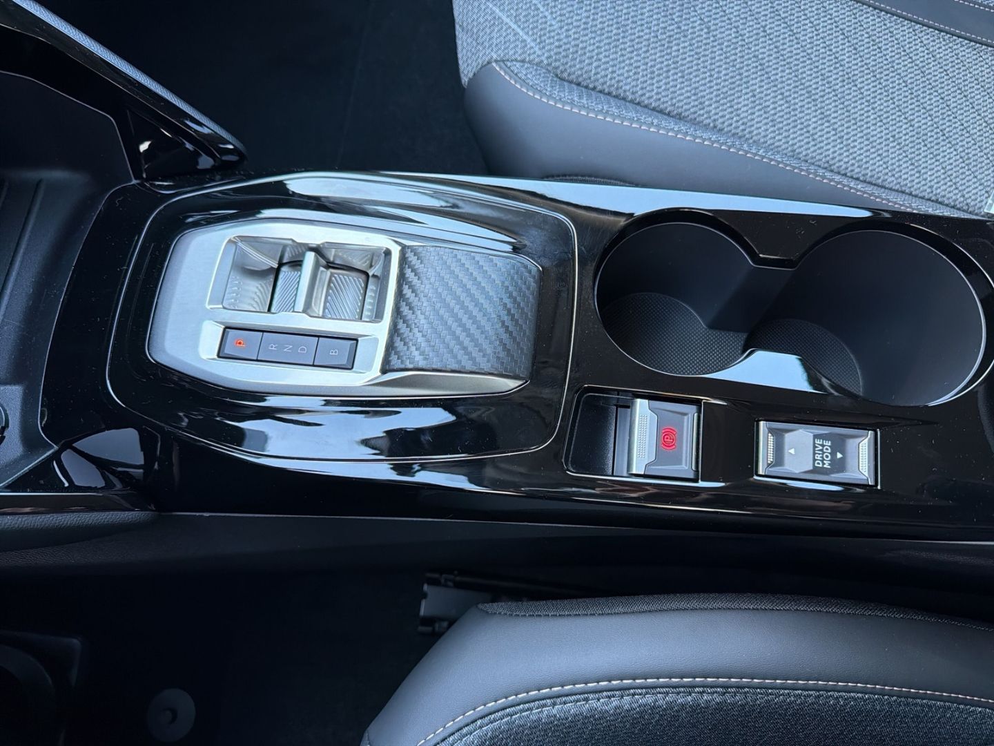 Peugeot e-208 - Bild 23