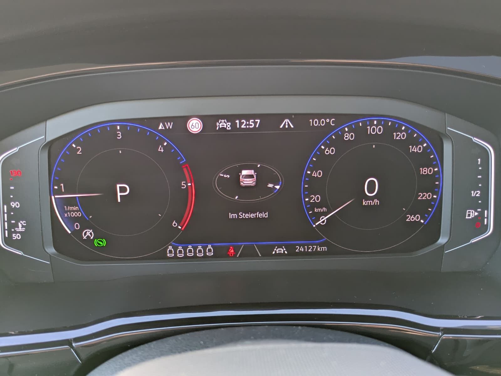 Fahrzeugabbildung Volkswagen Touran 2.0 DSG R-Line High. Pano 7-Si IQ.Dri AHK