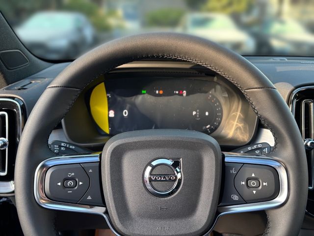 Volvo XC40 Plus Black Edition 2WD*Licht-P*360°*