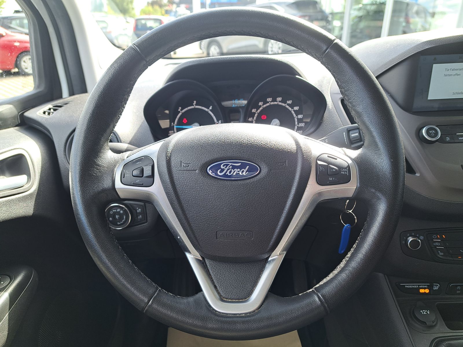 Fahrzeugabbildung Ford Tourneo Courier Trend 1.5 TDCI NAVI WINTERPAKET