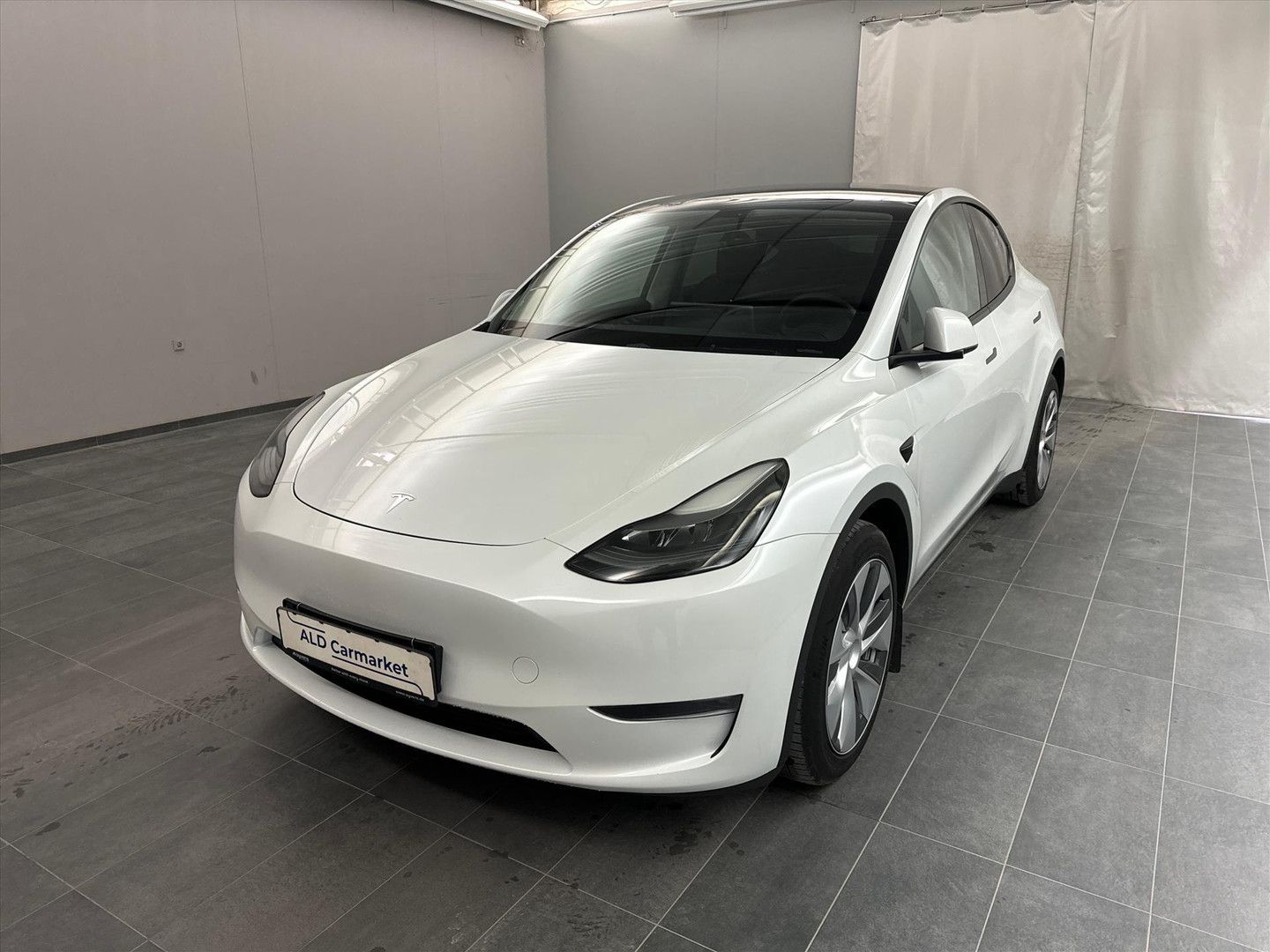 TESLA Model Y Long-Range AWD 351pk 75 kWh [ AMD RYZEN+