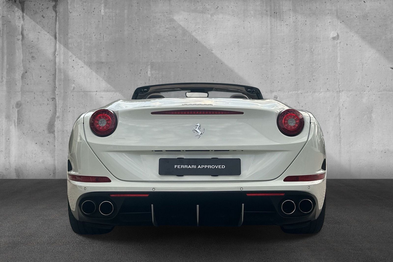 Fahrzeugabbildung Ferrari California T*BiColor*Dt Auto*Diamond Stitching