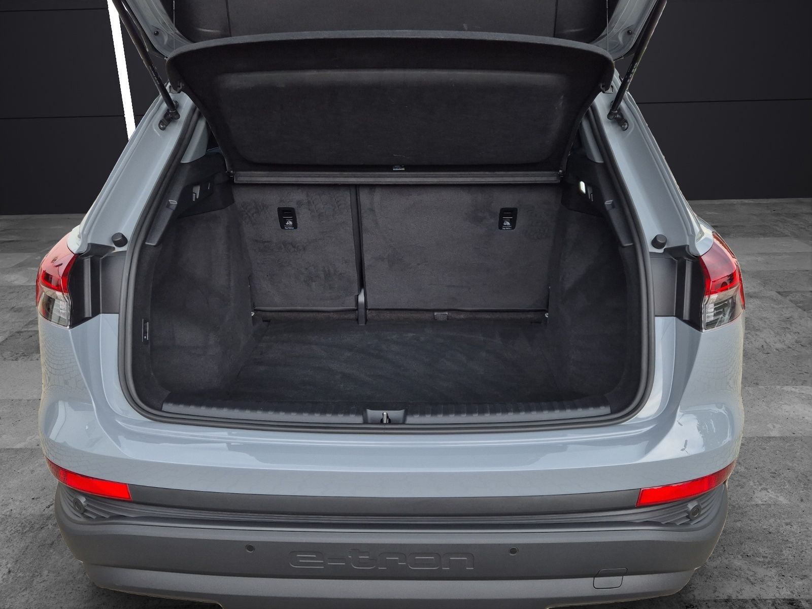 Fahrzeugabbildung Audi Q4 e-tron 45 e-tron quattro LED Naviplus AVC ACC