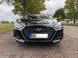 Hyundai i40 1.7 CRDi 104kW blue Trend Trend - Hyundai i40 mit Diesel-Antrieb: Kombi, 1.7