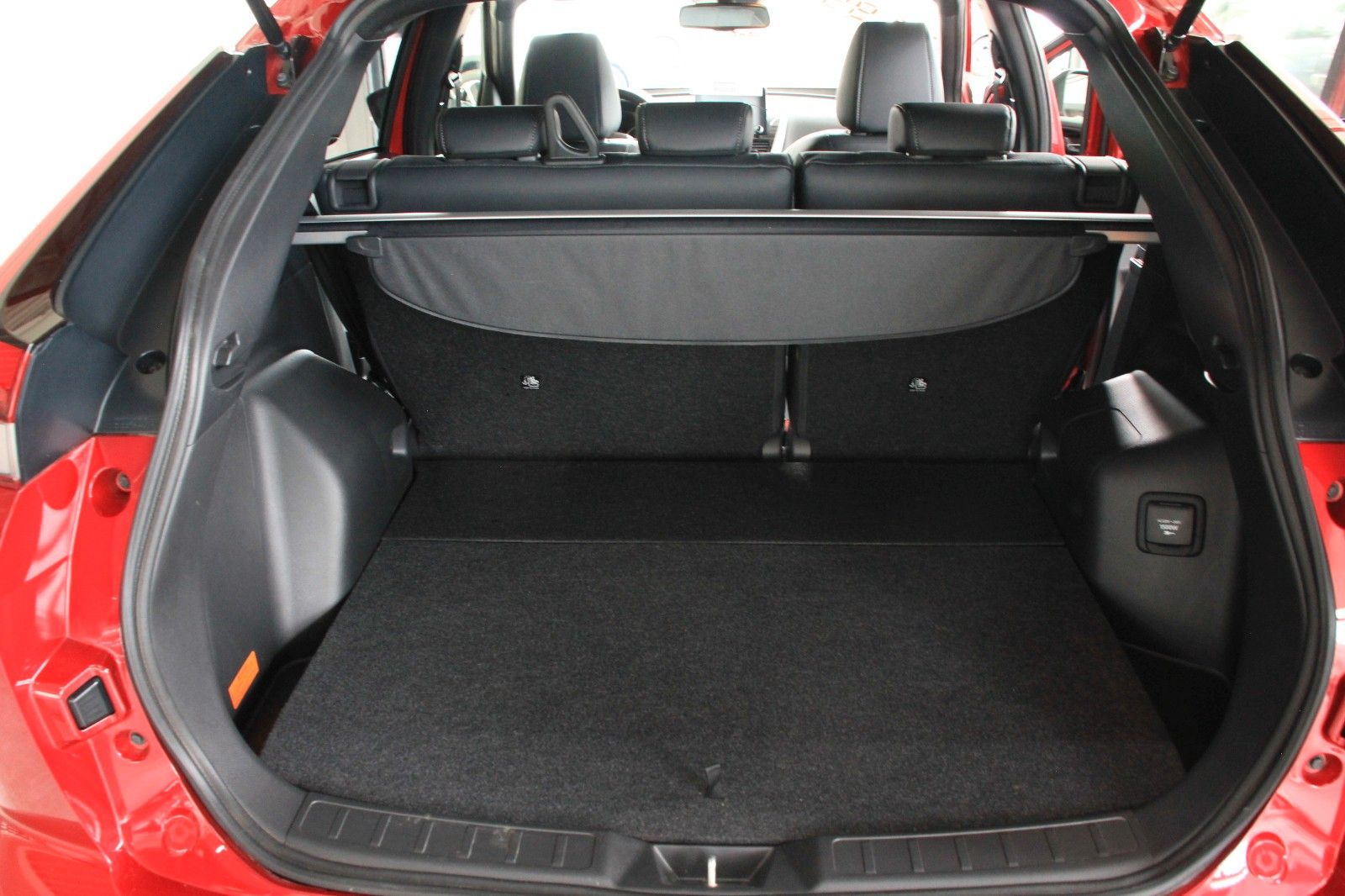 Fahrzeugabbildung Mitsubishi Eclipse Cross Select PHEV 4WD