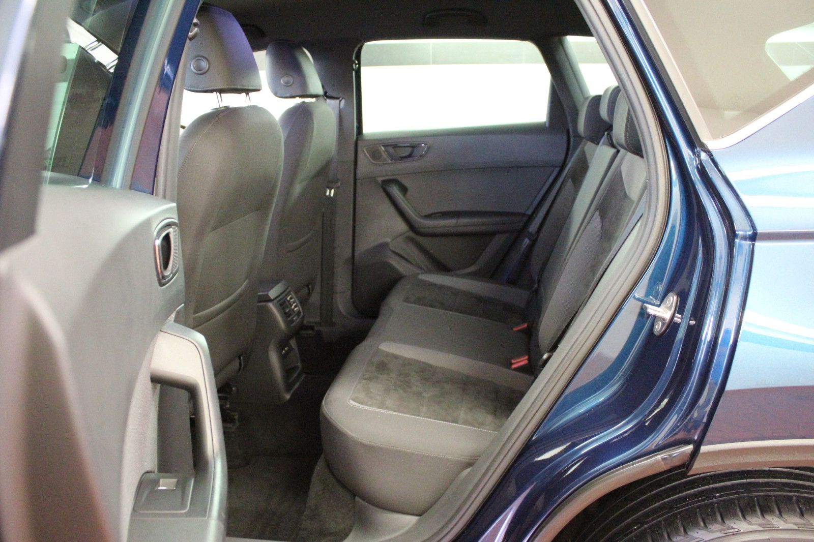 Fahrzeugabbildung SEAT Ateca 1.5 TSI ACT 110kW Xcellence DSG *Winterräd