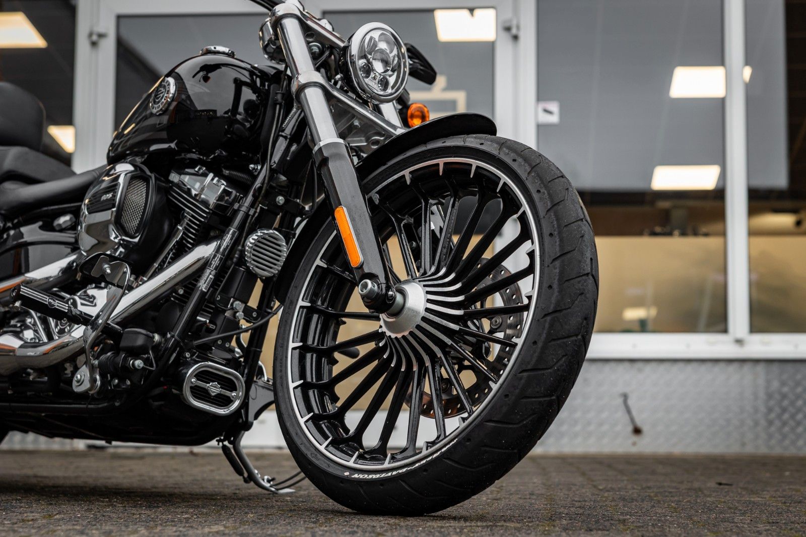 Fahrzeugabbildung Harley-Davidson FXSB Breakout 103 - Jekill & Hyde
