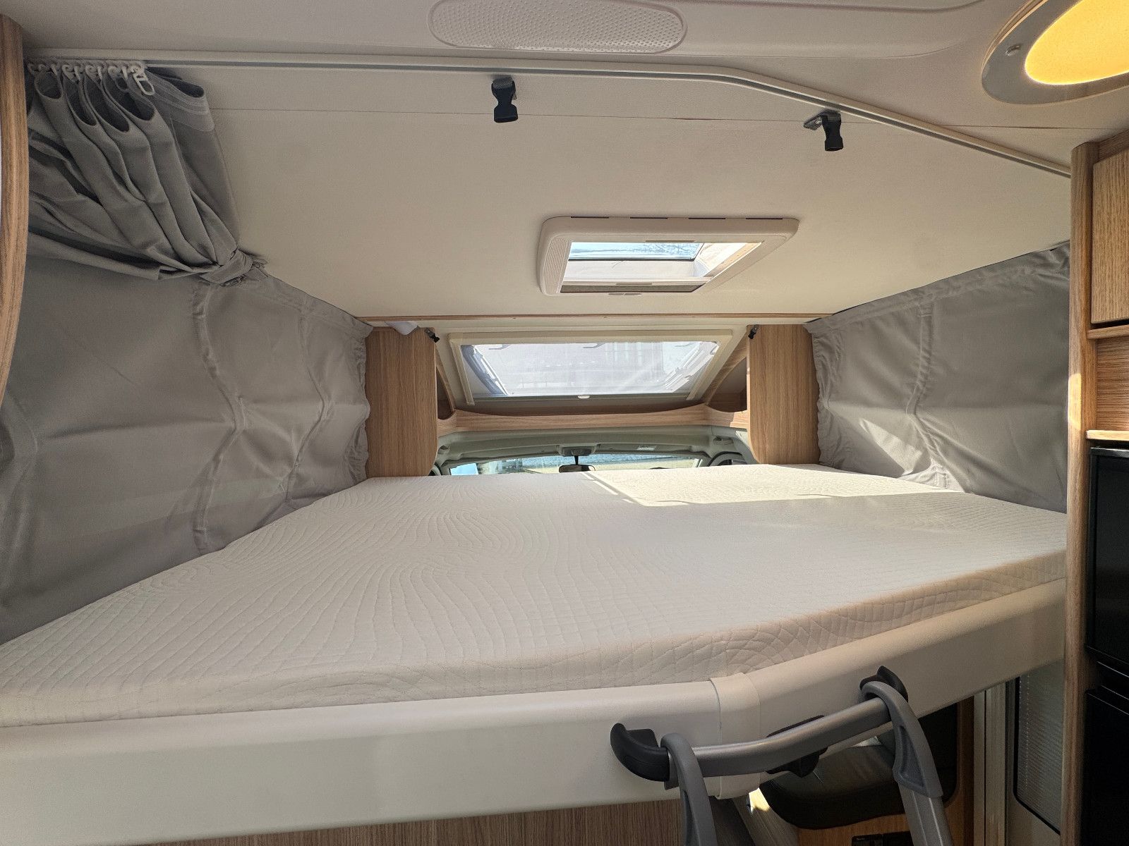 Fahrzeugabbildung Sunlight T 68 ADVENTURE EDITION FIAT LITIHIUM INVERTER 1H