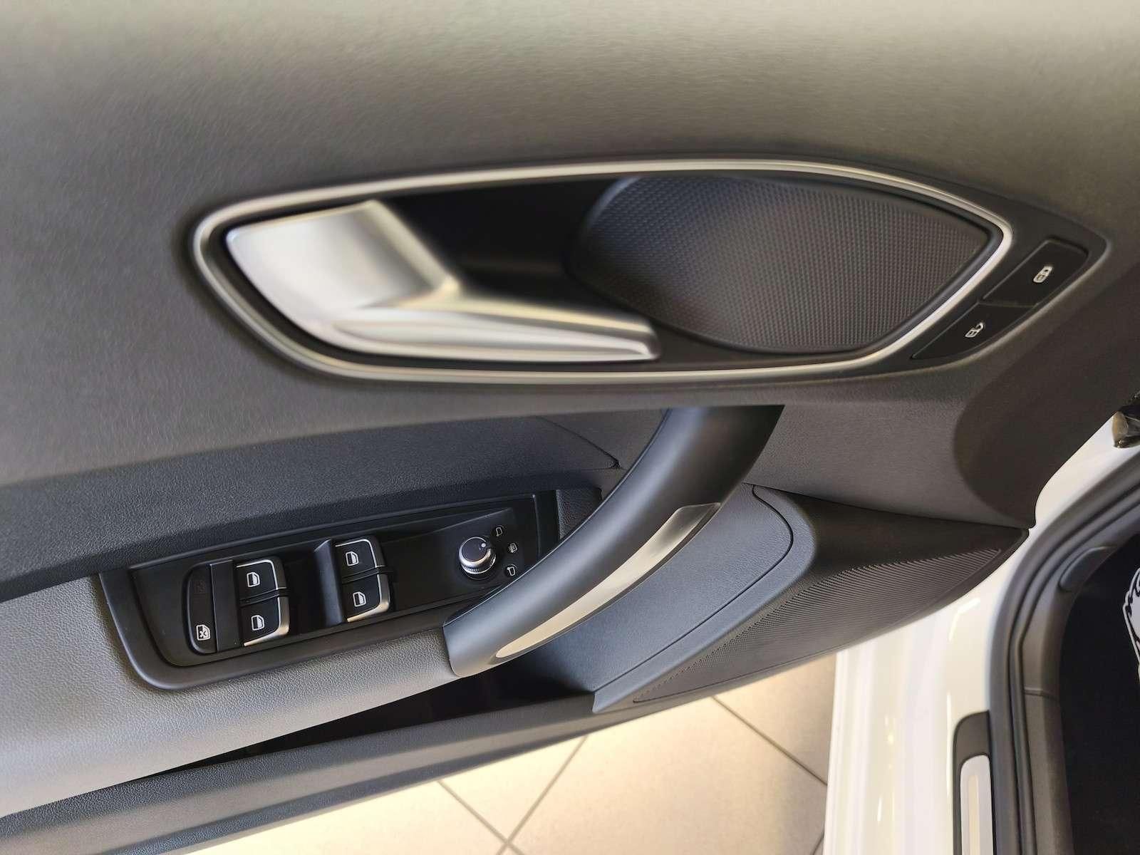 Fahrzeugabbildung Audi A1 1.6 TDI Sport/Xenon/MMI/Teilleder/17´´ 85 ...