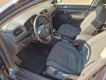 Volkswagen Golf - 8