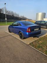 Opel Astra Coupé 2.2 16V - - Opel Astra Coupé 16v coup mit Benzin-Antrieb