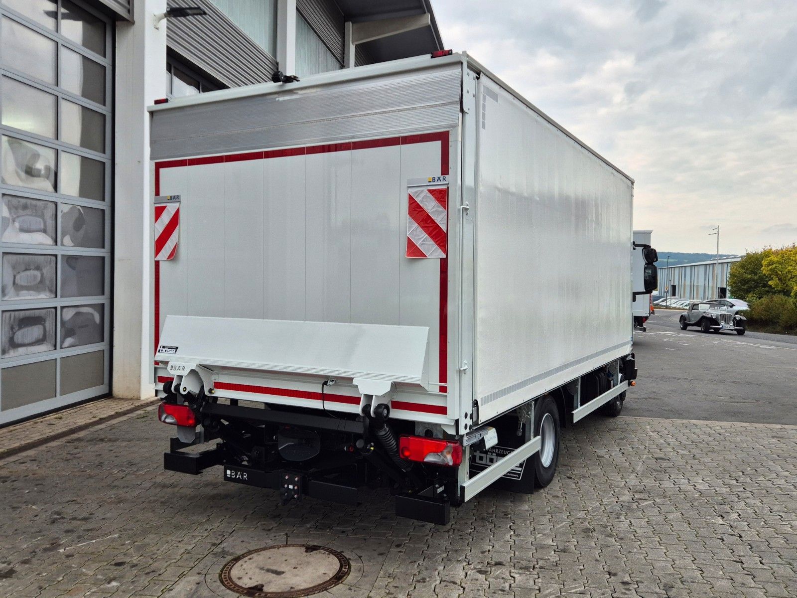 Fahrzeugabbildung Iveco Eurocargo ML120EL25/P Böse Schiebeplanen LBW AHK