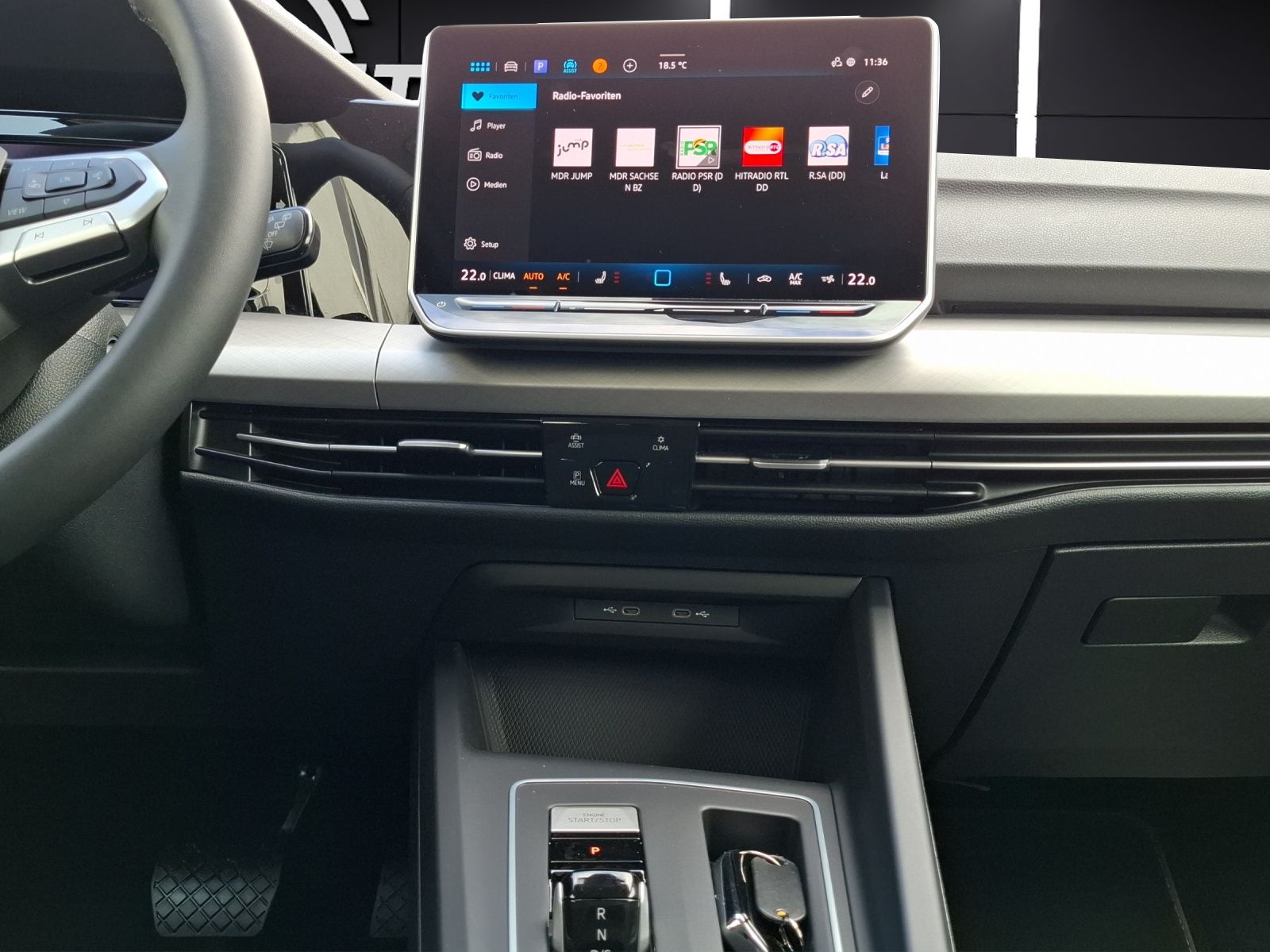 Fahrzeugabbildung Volkswagen Golf VIII Variant eTSI Life DSG LED CarPlay AID