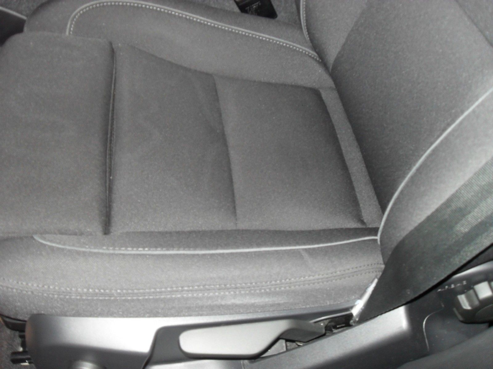 Fahrzeugabbildung Volvo C40 Core Recharge Pure Electric 2WD