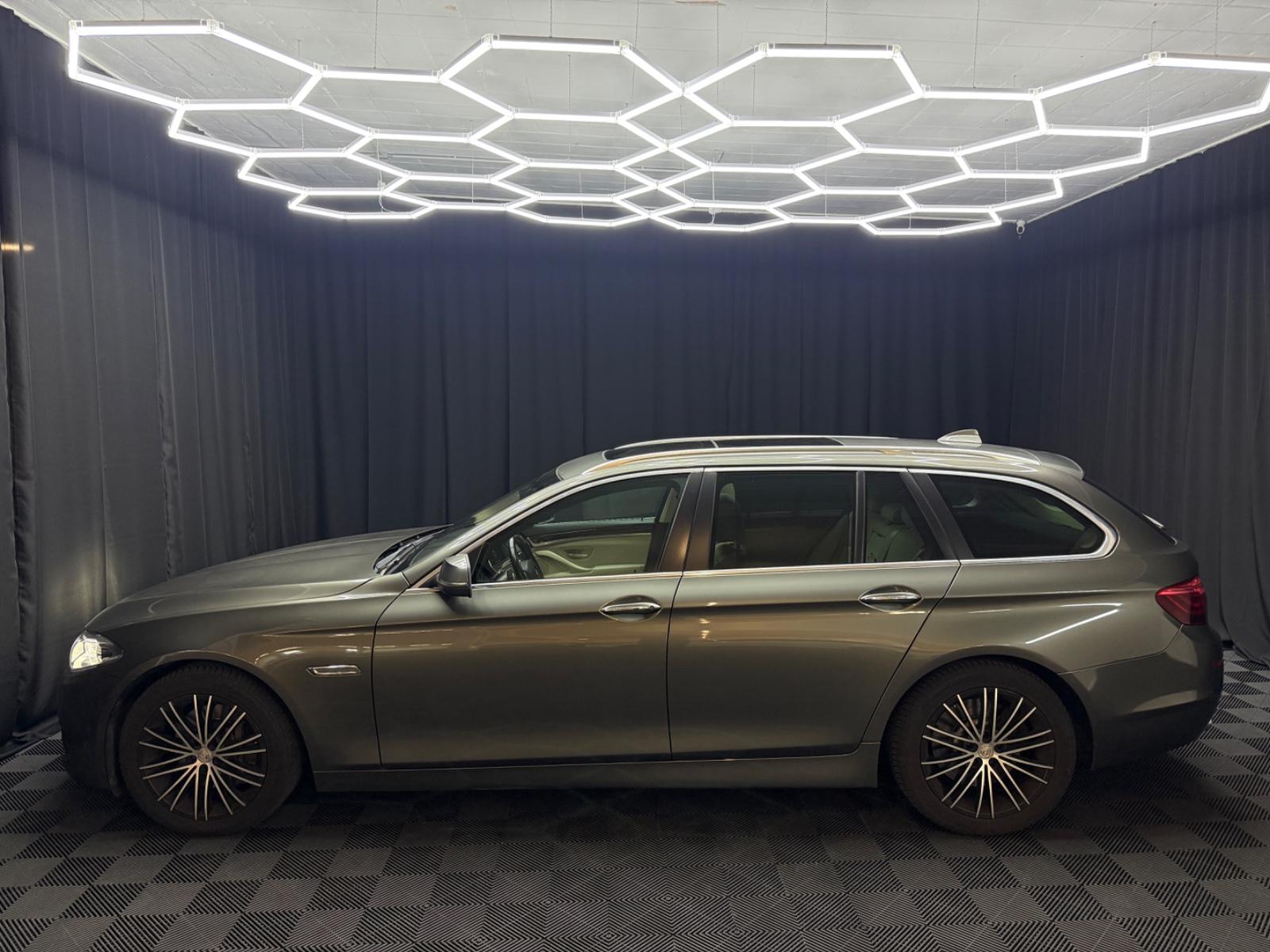 BMW 530D XDRIVE 258ch - TOIT PANORAMIQUE - CUIR DAKOTA - SIÈGES CHAUFFANTS - GPS PROFESSIONAL - SUSPENSION PNEUMATIQUE