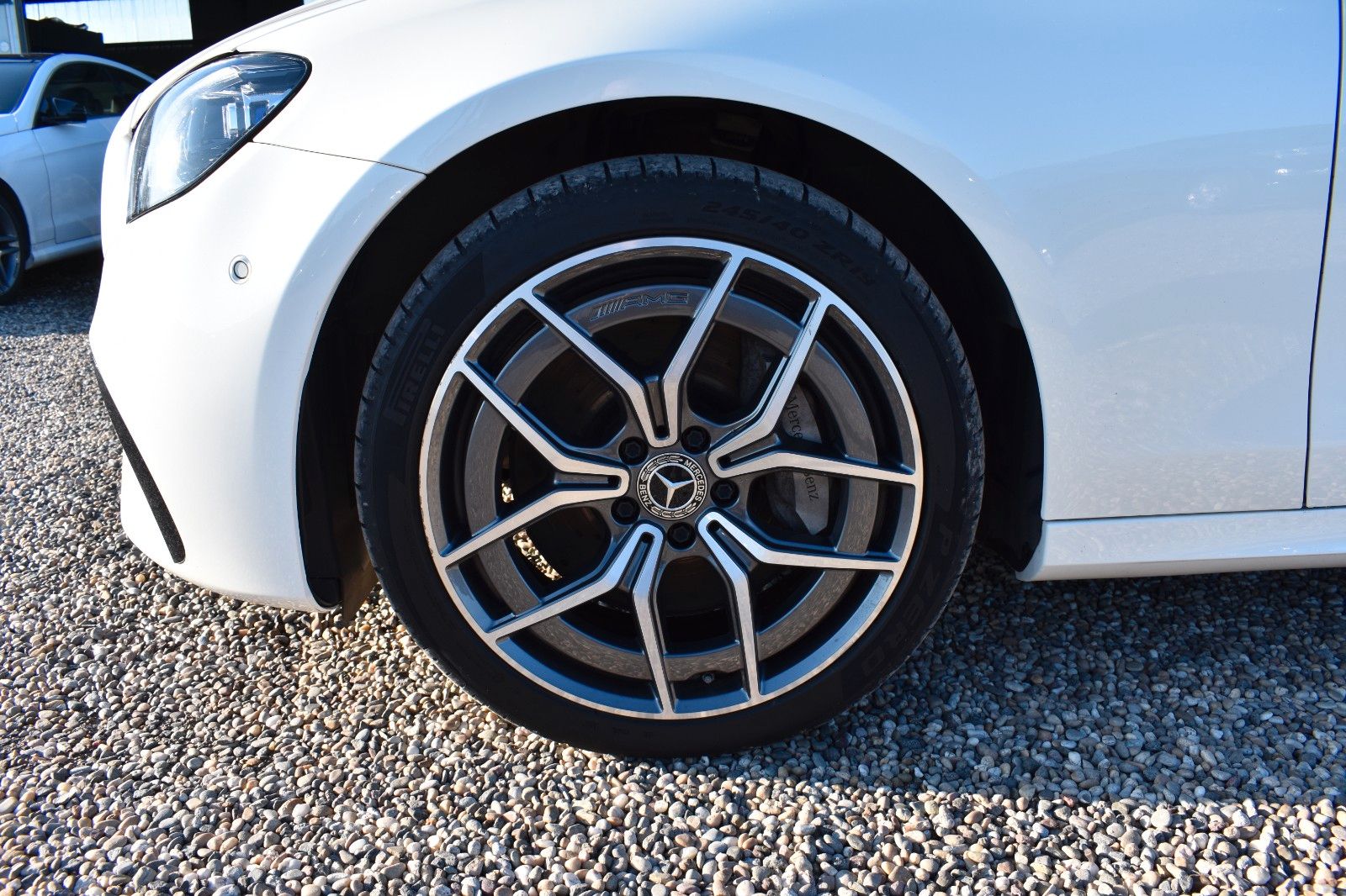 Fahrzeugabbildung Mercedes-Benz E 400d  Lim. 4Matic designo Multibeam AMG Line