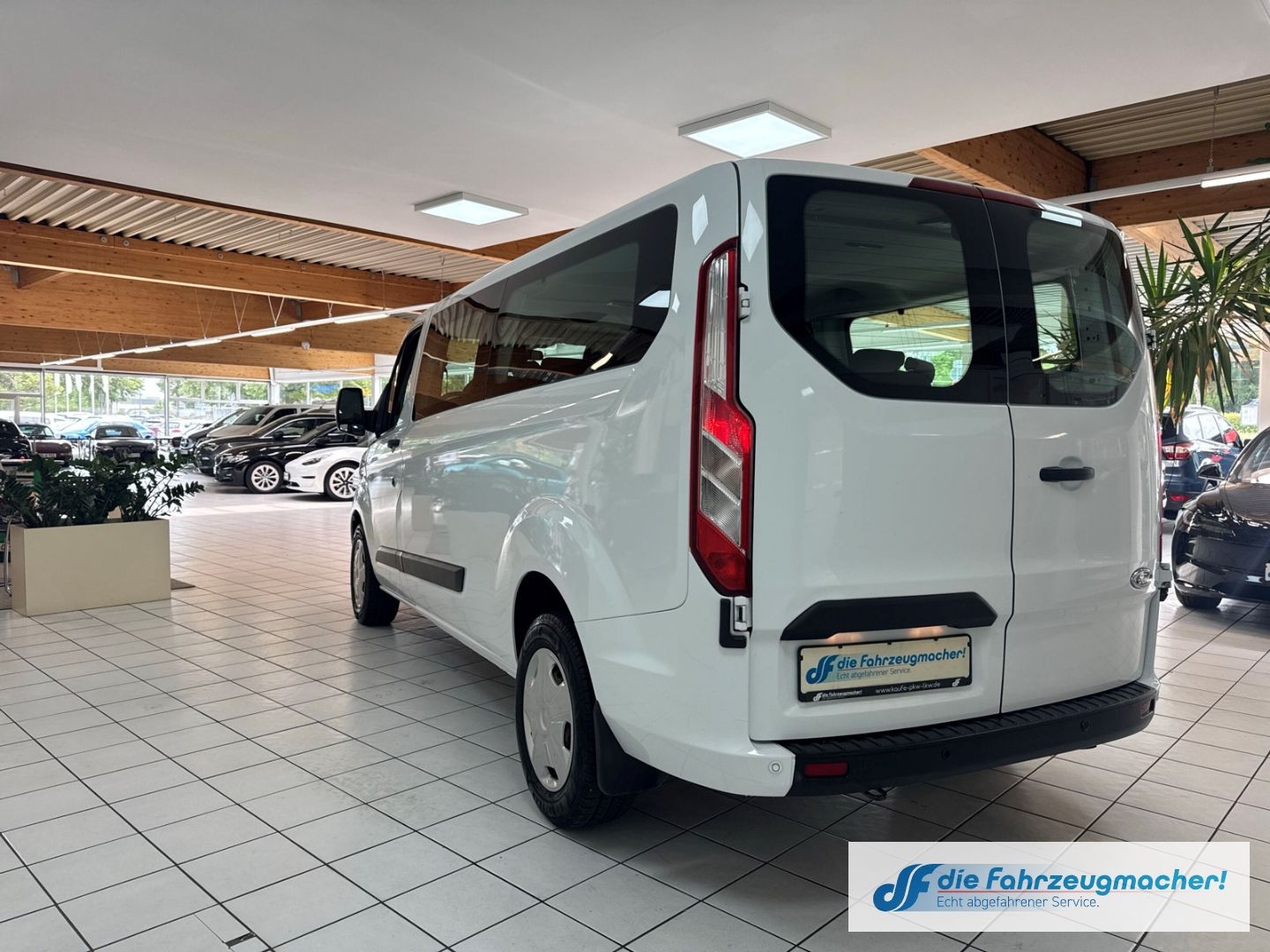Fahrzeugabbildung Ford Transit Custom 320 L2 Trend 2.0 TDCi EU6d-T Dyn.
