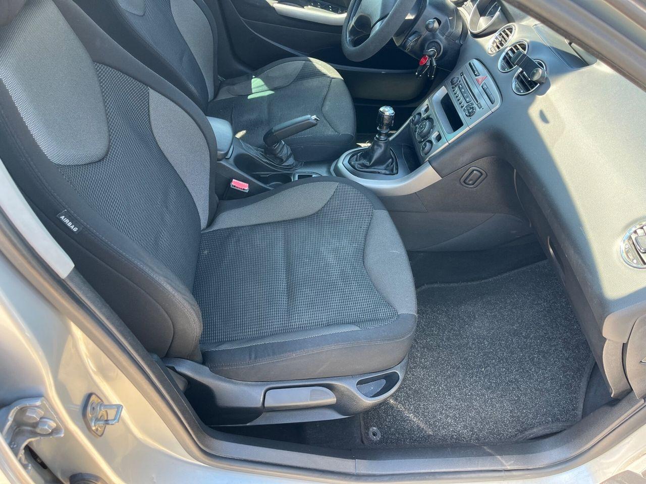 Peugeot 308 2011 — photo 6