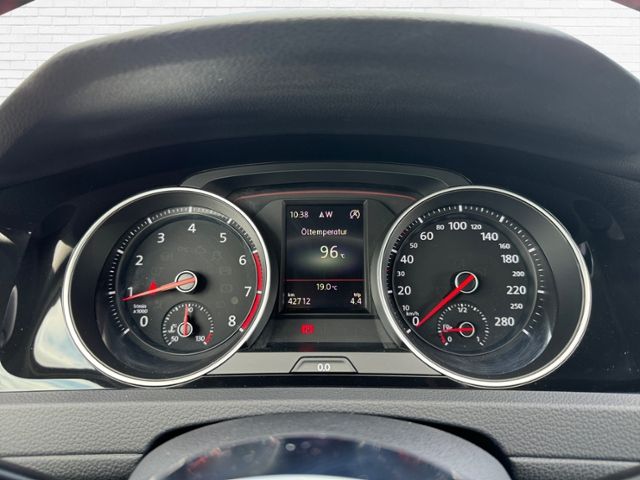 Fahrzeugabbildung Volkswagen Golf GTI 2.0 l TSI 230 PS 6-Gang-Schaltgetriebe