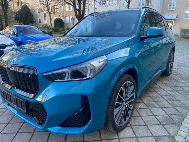 BMW iX1 30 xDrive M Sport,Memory, Panorama, AHK, H/K