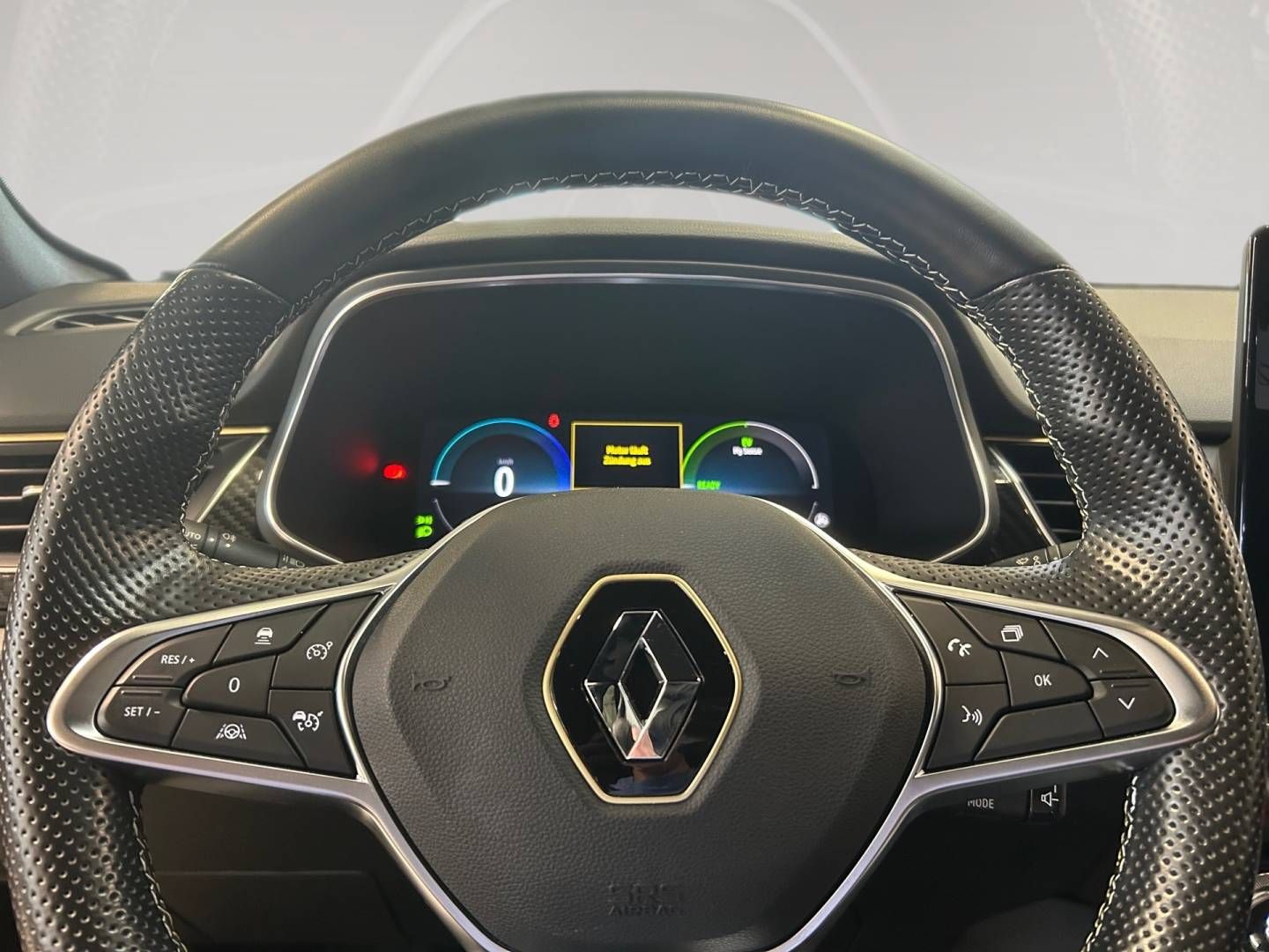 Fahrzeugabbildung Renault ARKANA E-TECH engineered hybrid 145