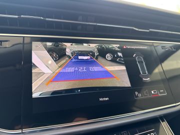 Audi Q8 - 12