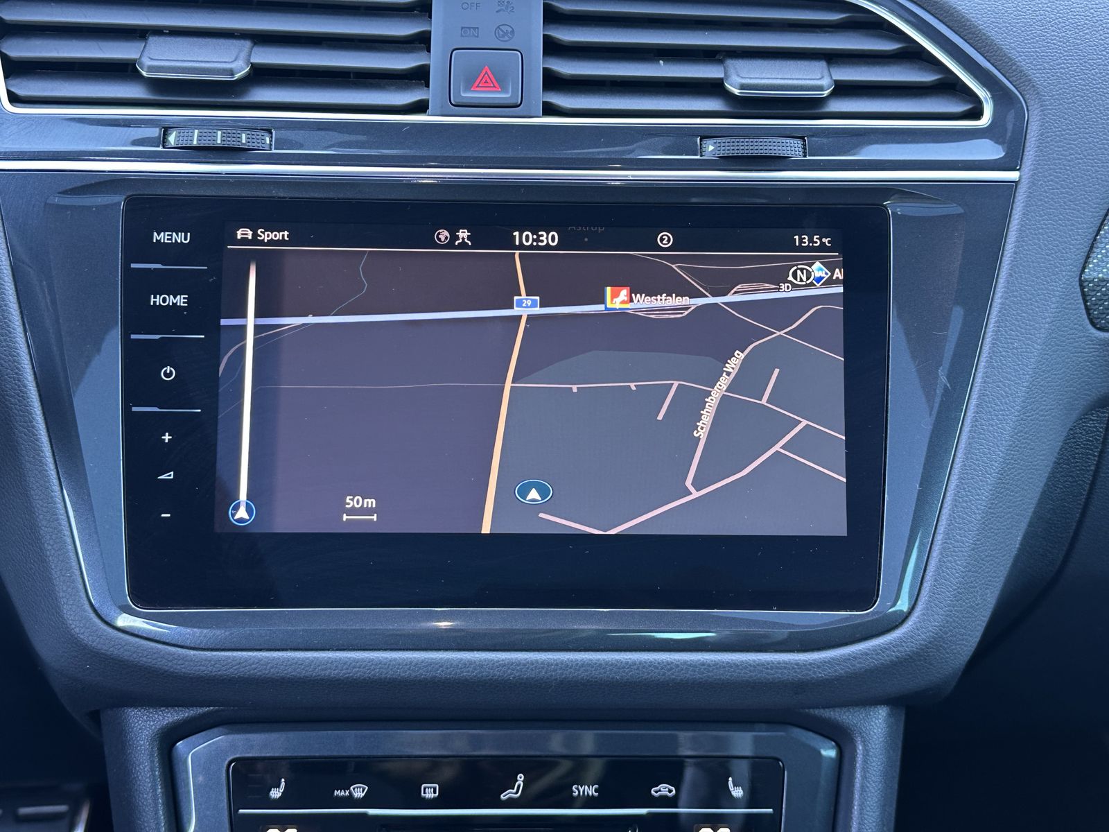 Fahrzeugabbildung Volkswagen Tiguan 2.0 TDI DSG 4M R-Line NAV+MATRIX+PANO+KAM