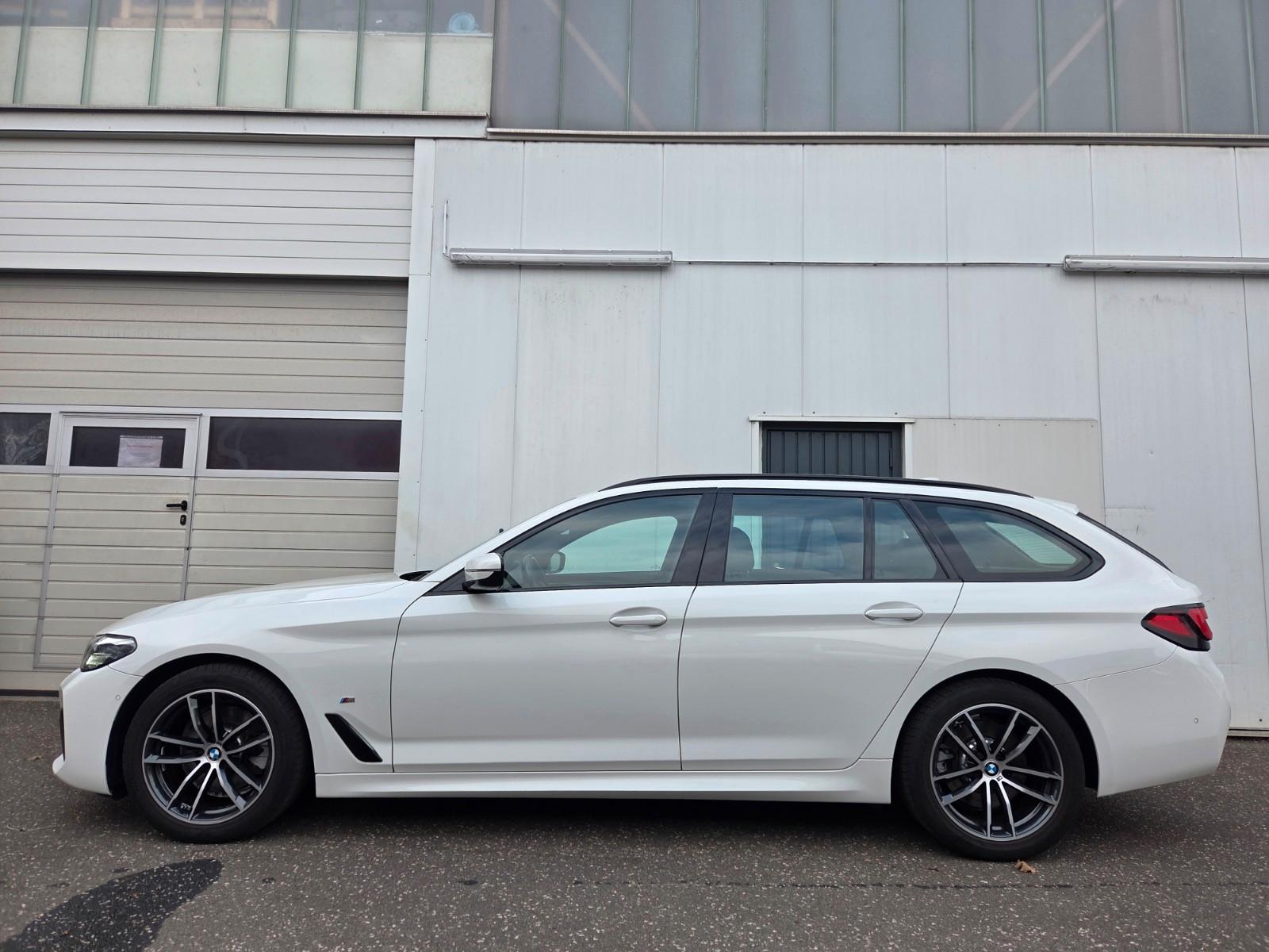 BMW 520 d xDrive M Sport Leder/Pano/Scheckheft