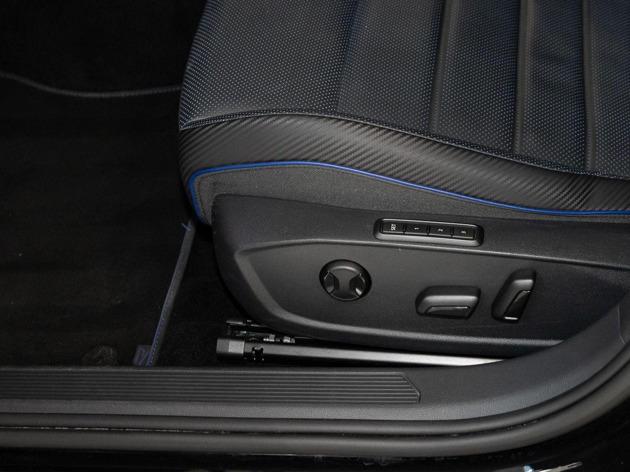 Volkswagen Golf VIII R Variant 2.0 TSI 4M Pano Leder DCC, миниатюра 18