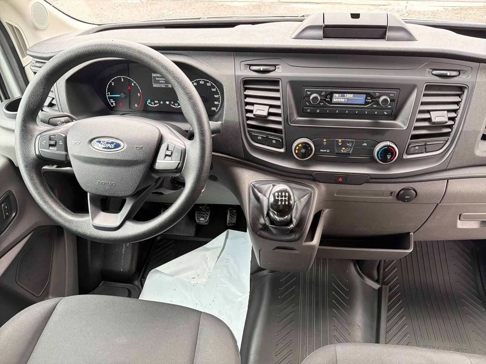 Fahrzeugabbildung Ford Transit Kasten 350 L4, RWD